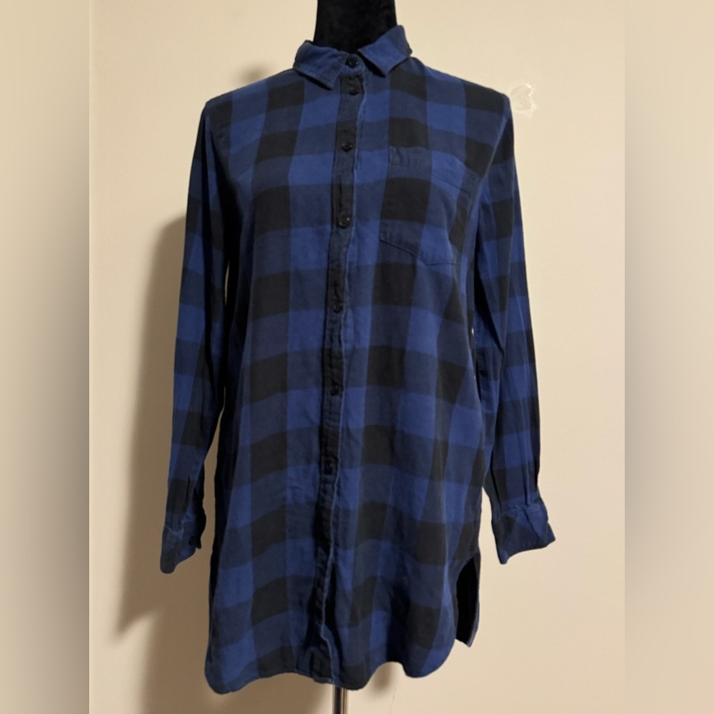 Preloved Label of Graded Goods Blue and Black Button Down Plaid shirt size 8